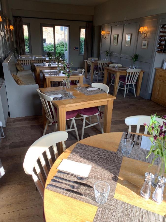 Collingwood Arms Hotel Cornhill on Tweed Екстер'єр фото